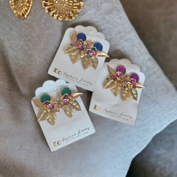 Jewel Tone Fashion Clip on Earrings Gold Leaves Lightweight Jewelry Set Of 3 - Picture 1 of 6